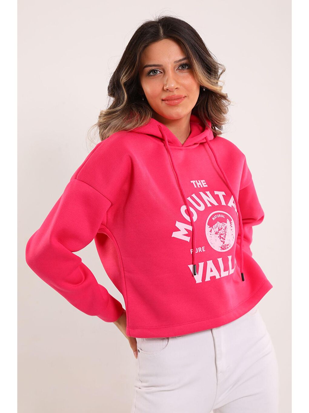 Julude Fuşya Kadın Kapüşonlu Ön Baskılı Şardonlu Crop Sweatshirt - 2