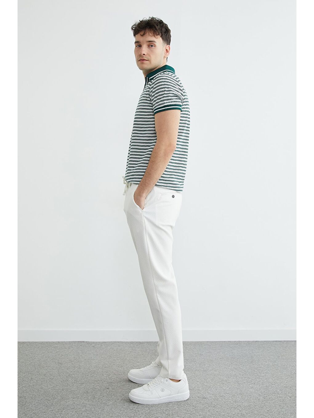 Beyaz Beli Bağlamalı Dokulu Pantolon-3