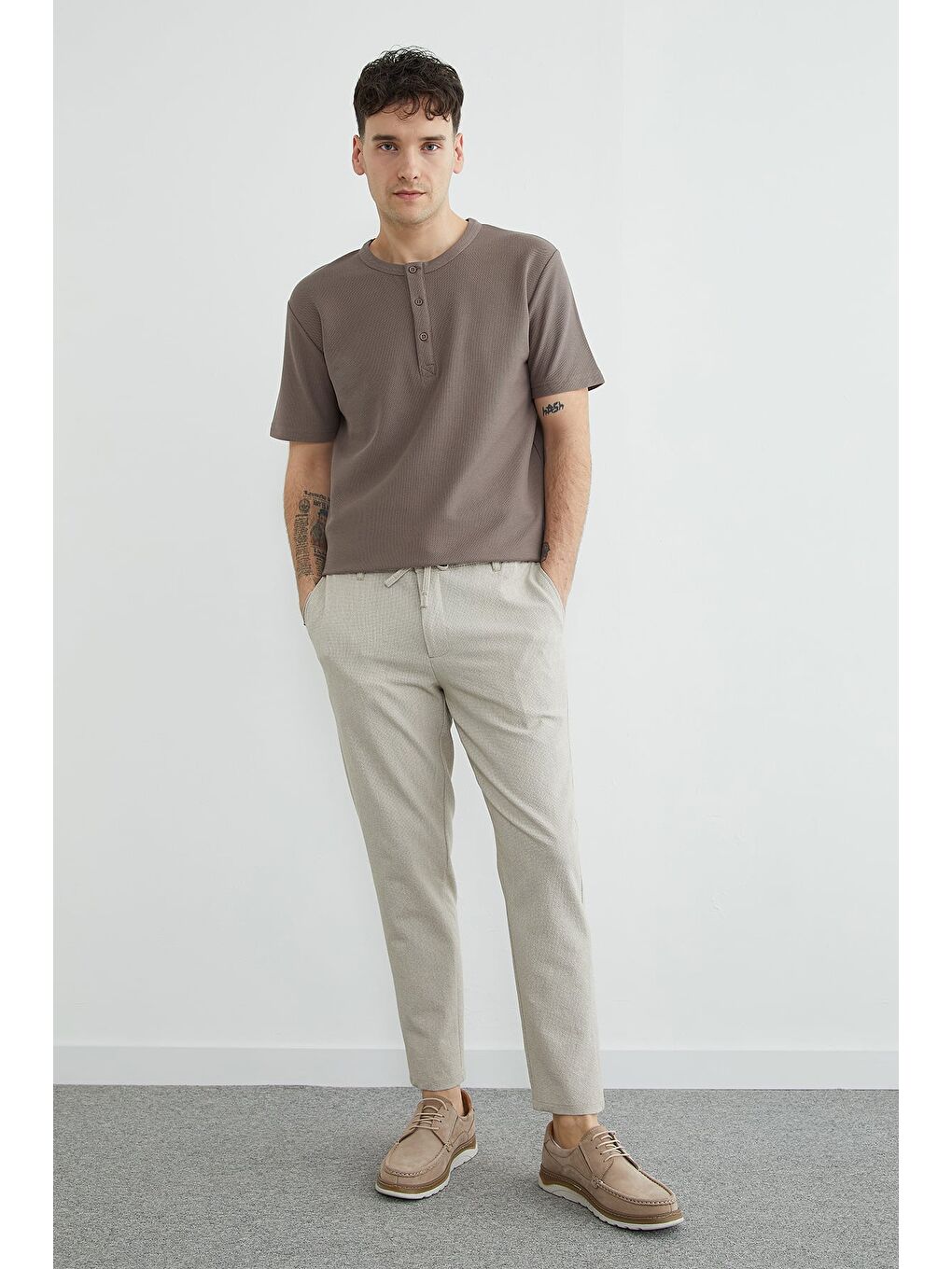 Bej Beli Bağlamalı Dokulu Pantolon-3