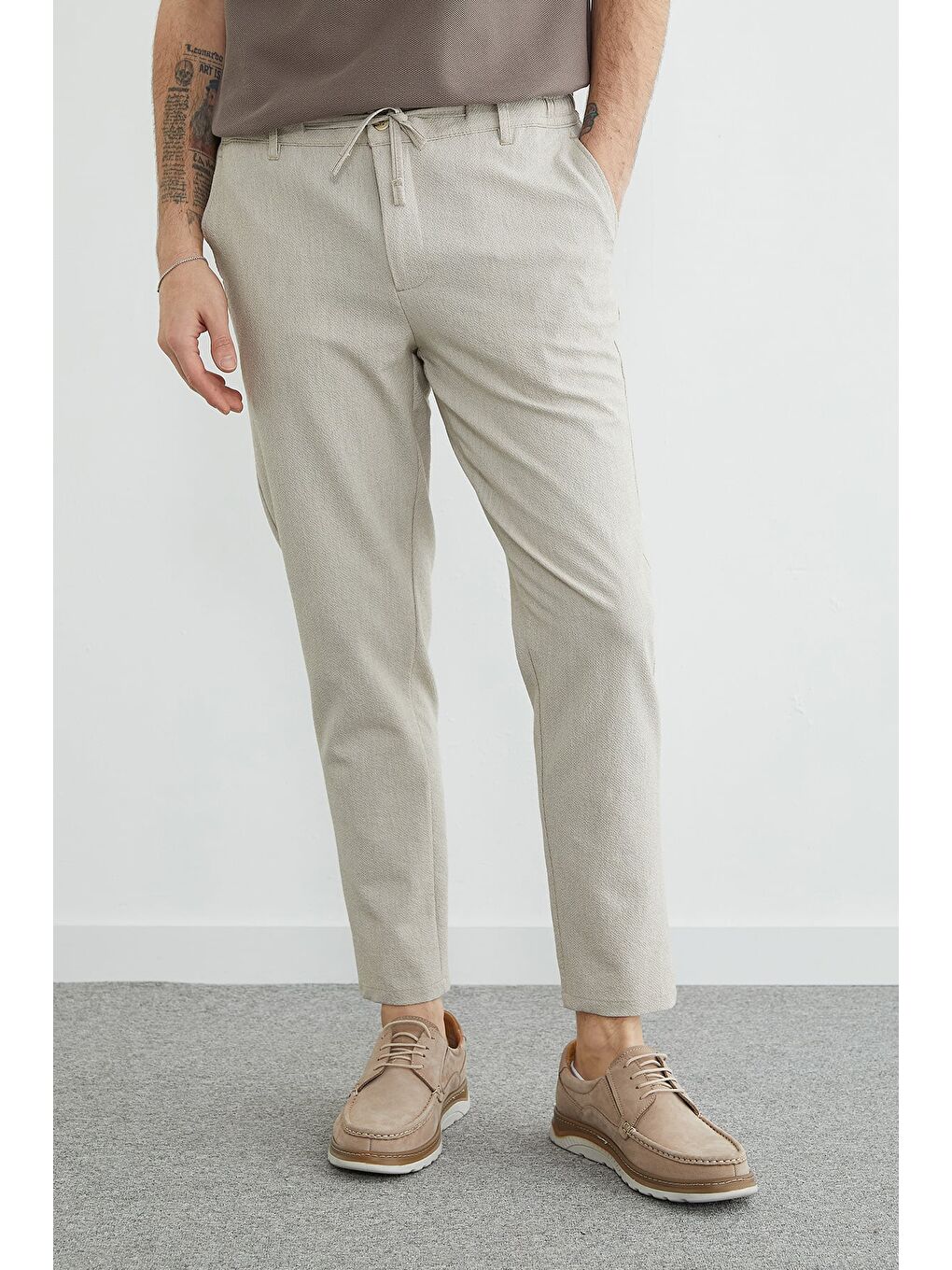 Bej Beli Bağlamalı Dokulu Pantolon-4