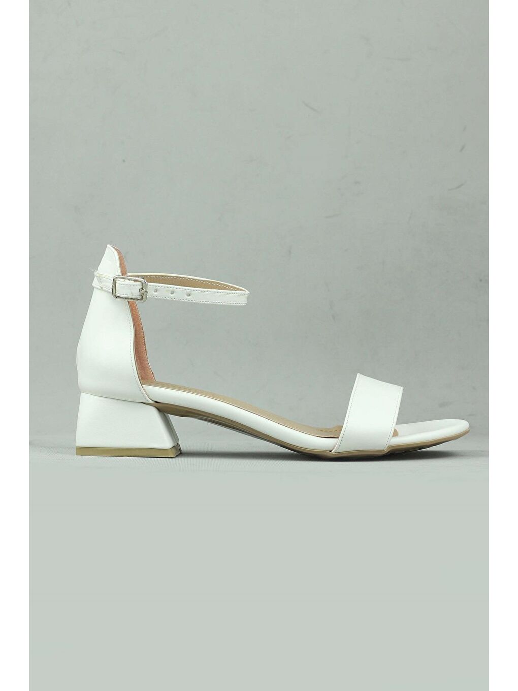 Beyaz 326180 Bilekten Kemerli Ayakkabı Kadın