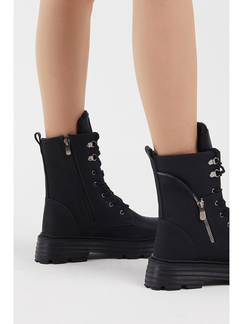 Kadın Siyah Cilt Poli Taban Fermuar Detaylı Rahat Kalıp Bağcıklı Bot-2