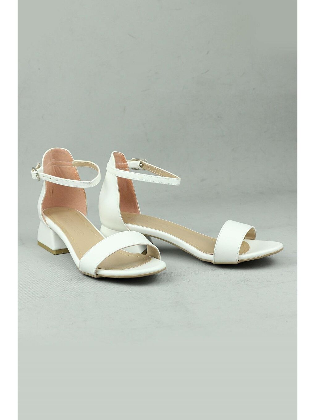 Beyaz 326180 Bilekten Kemerli Ayakkabı Kadın-3