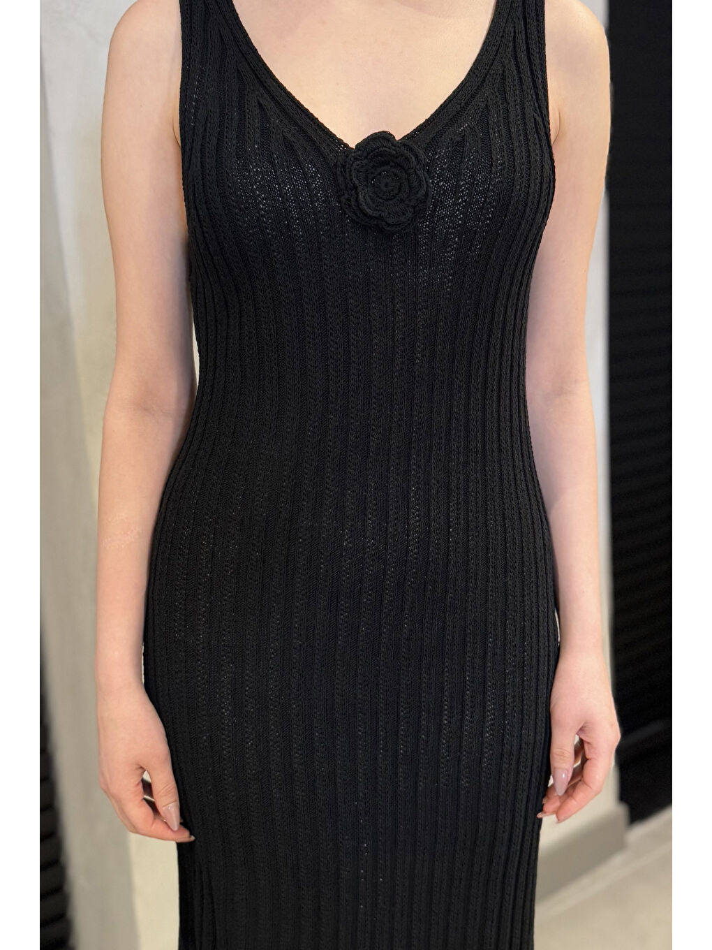 Siyah Gül Detaylı Kadın Örme Triko Elbise ( İçlikle Giyilmesi Önerilir)-3