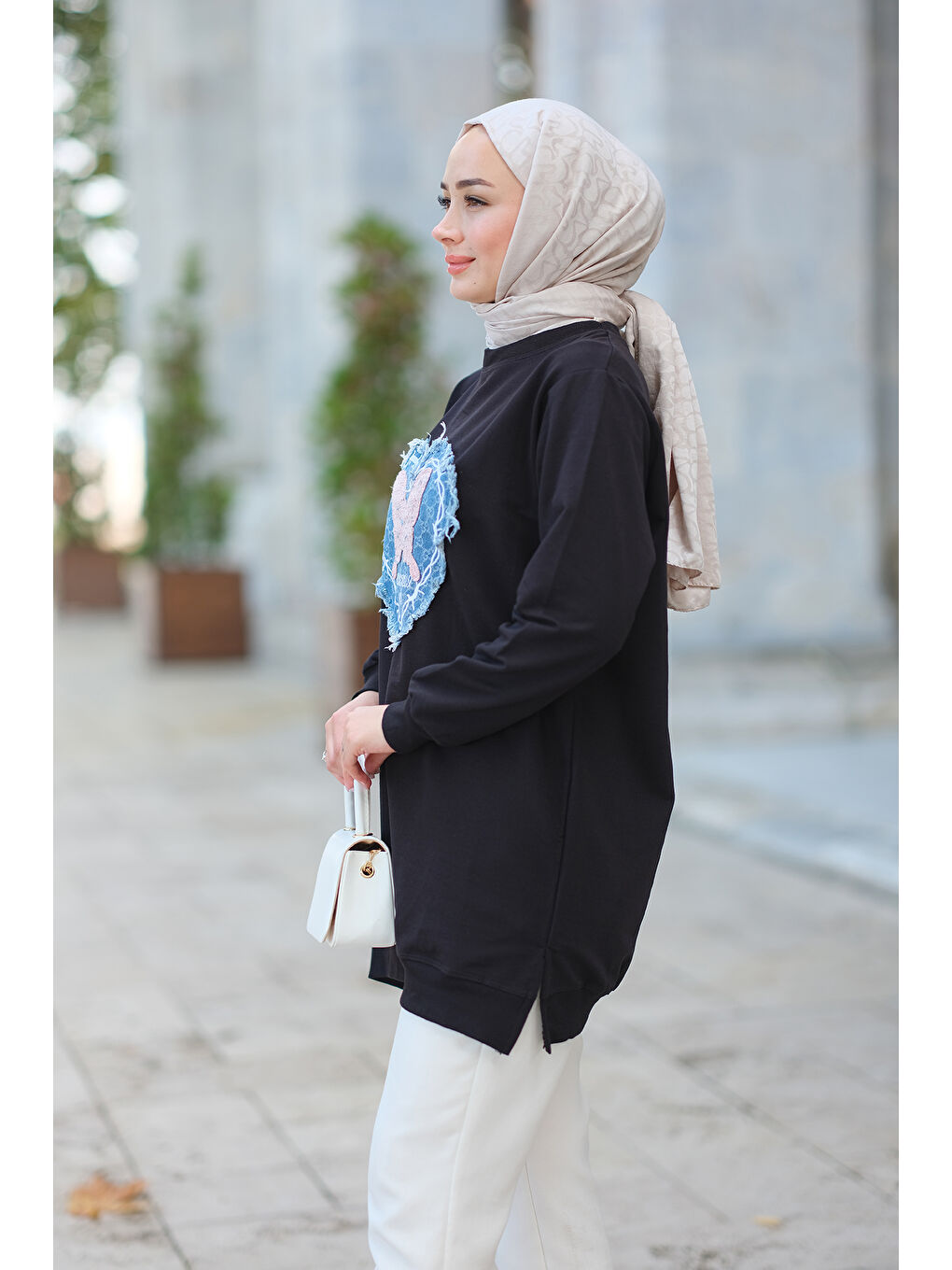 Kelebek Nakışlı Sweat Siyah-2