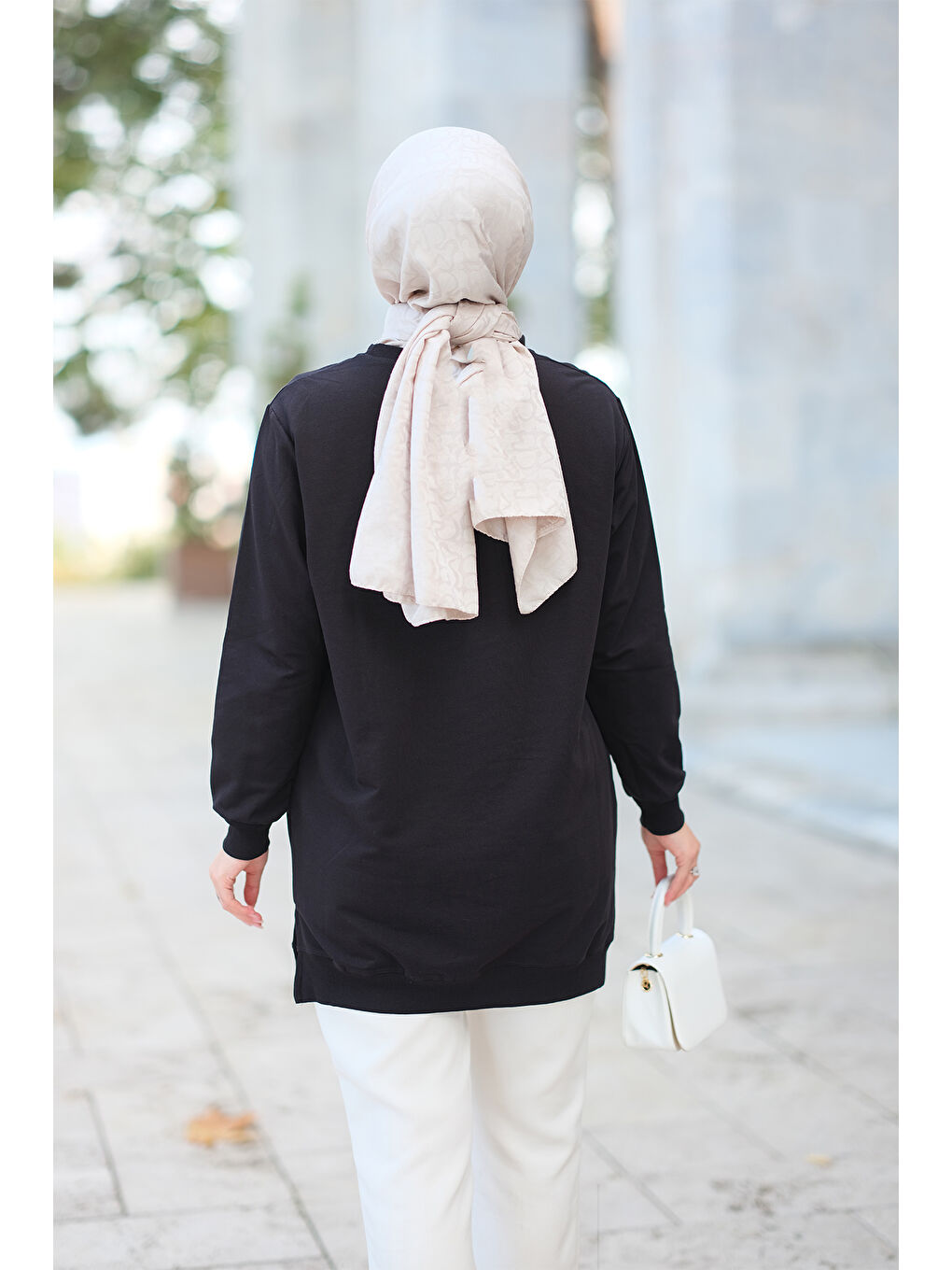 Kelebek Nakışlı Sweat Siyah-3