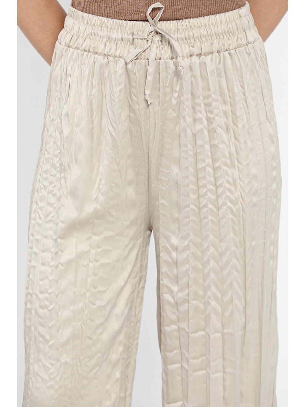 Bej Kadın Bel Lastikli Yüksek Bel Saten Pileli Pantolon-3