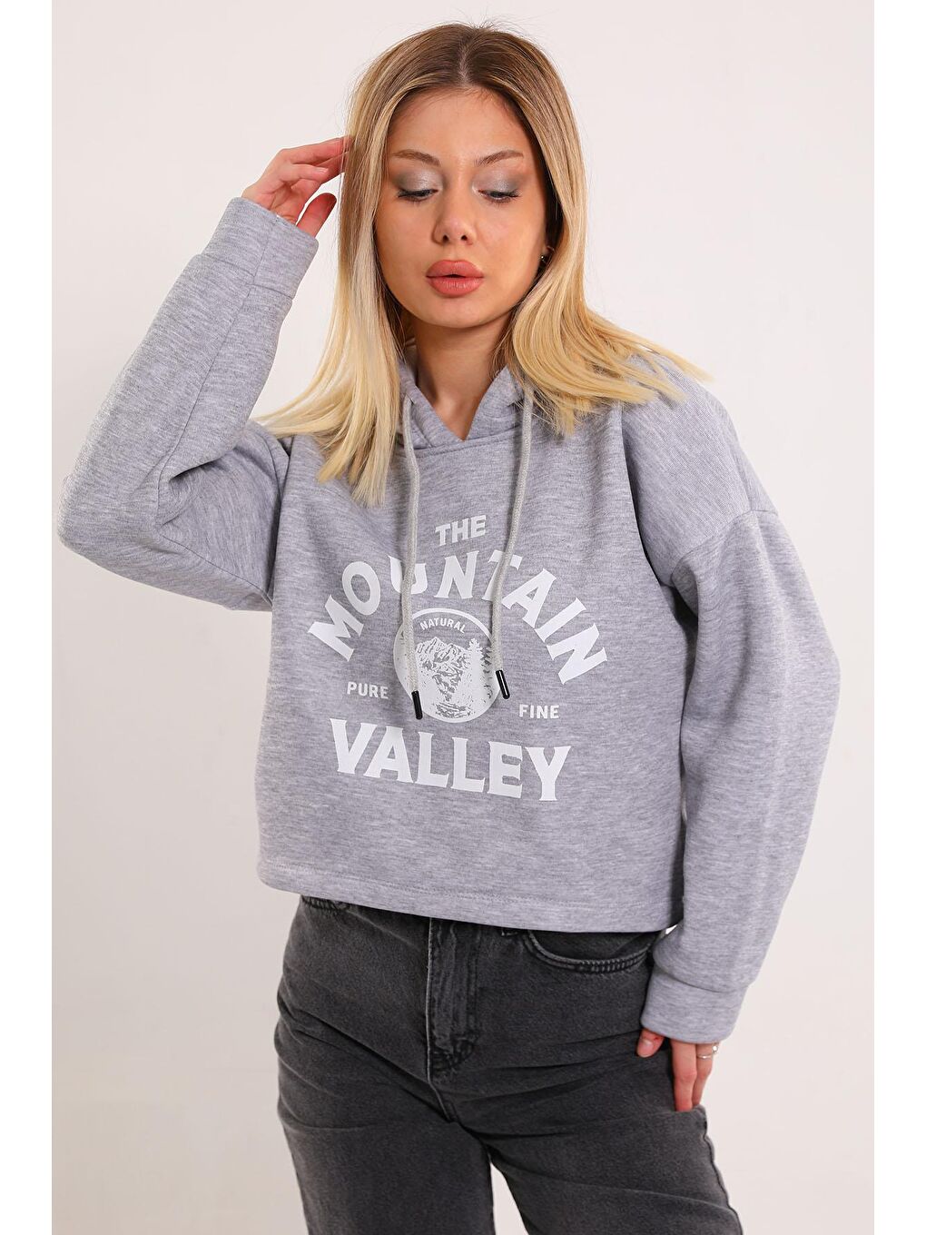 Julude Gri Kadın Kapüşonlu Ön Baskılı Şardonlu Crop Sweatshirt - 3