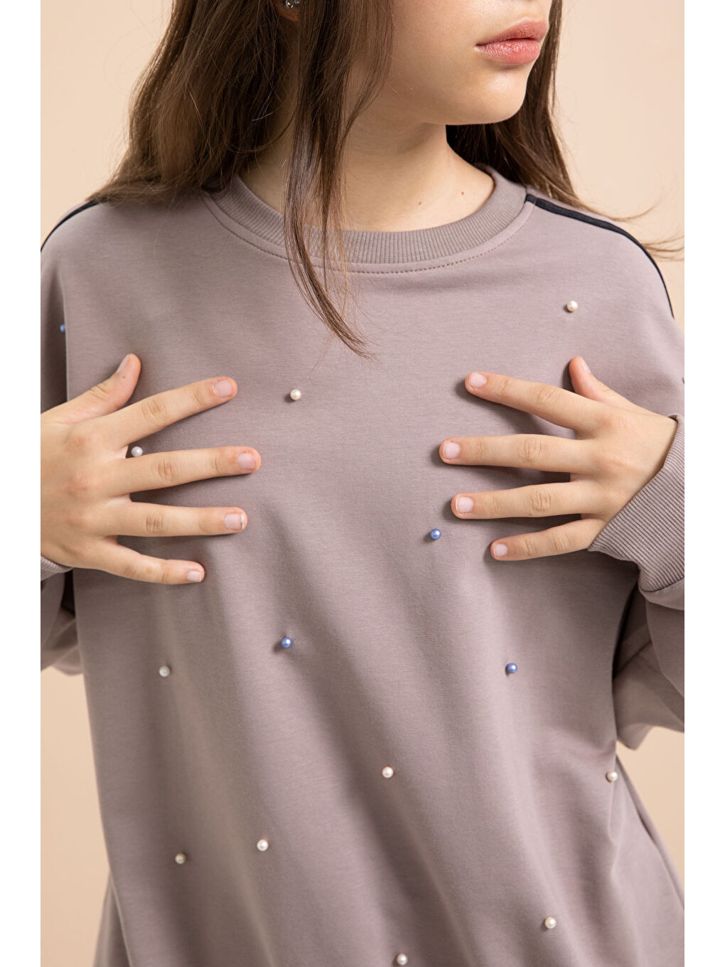 Kahverengi İnci İşlemeli Bisiklet Yaka Kız Çocuk Şeritli Eşofman Takımı 21294-3