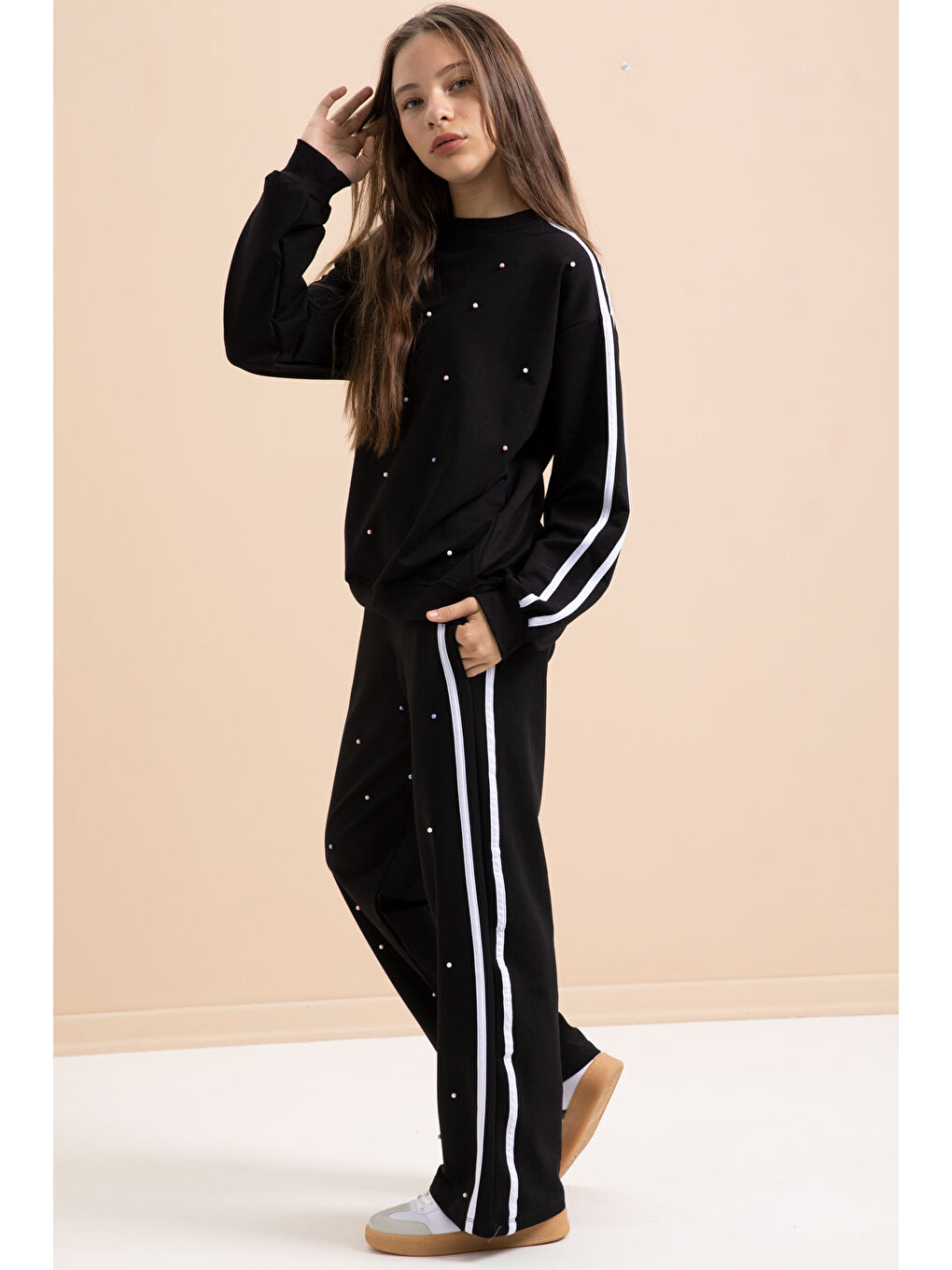 Siyah İnci İşlemeli Bisiklet Yaka Kız Çocuk Şeritli Eşofman Takımı 21291-4