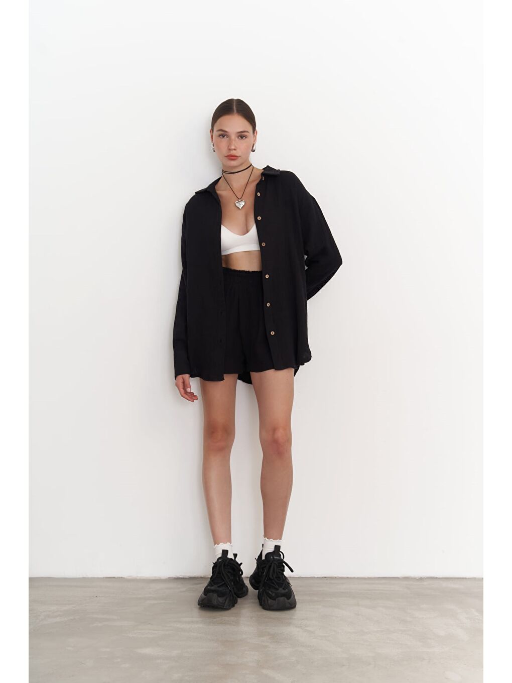 Lorissa Siyah Müslin Şortlu Takım-5