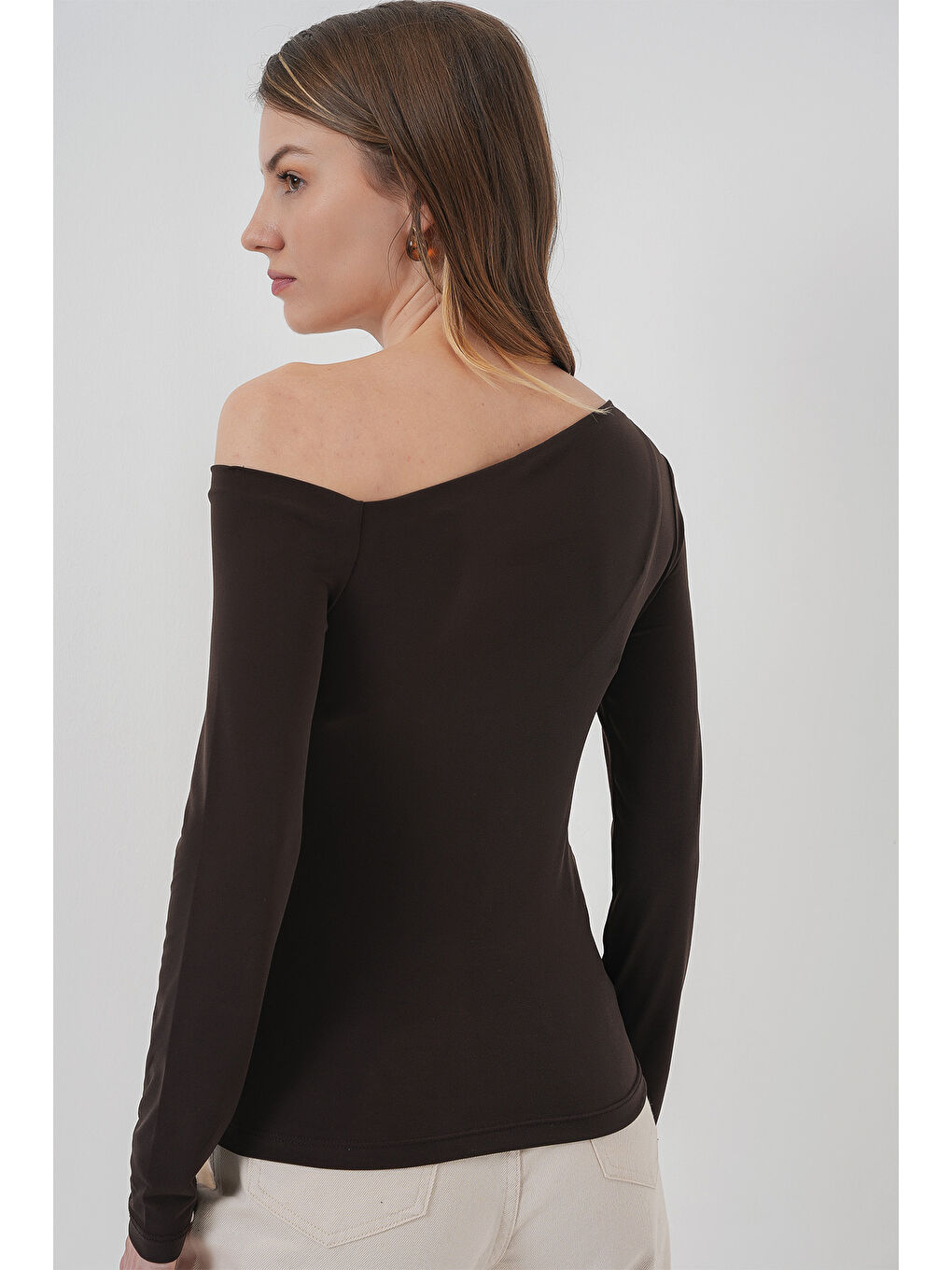 937 Kayık Yaka Sandy Bluz - Kahverengi-5