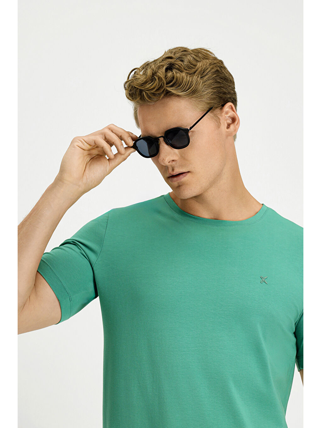 Yeşil Bisiklet Yaka Slim Fit Dar Kesim Süprem Pamuklu Tişört-2