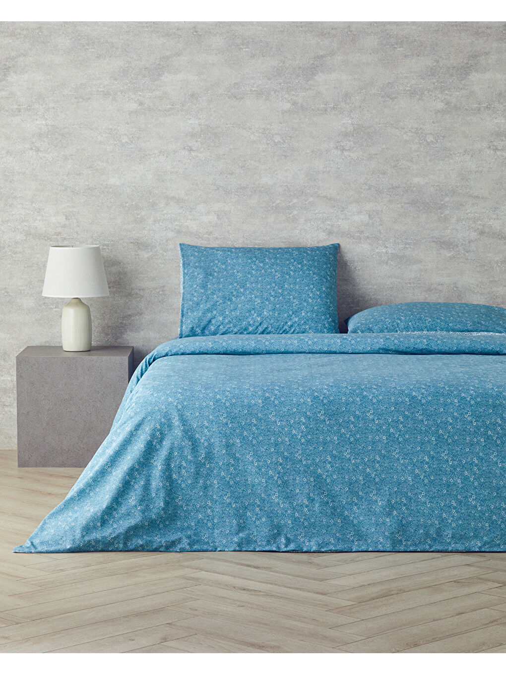 Blossom Garden Çift Taraflı Kolay Ütülenir Çift Kişilik Nevresim Takımı 200x220 cm Mavi-1
