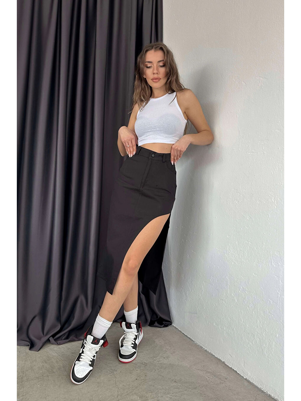 Kadın Siyah Derin Yırtmaçlı Etek 0999-23049-1