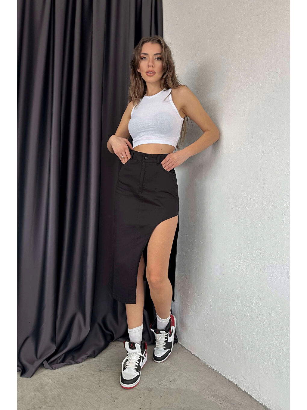 Kadın Siyah Derin Yırtmaçlı Etek 0999-23049-3