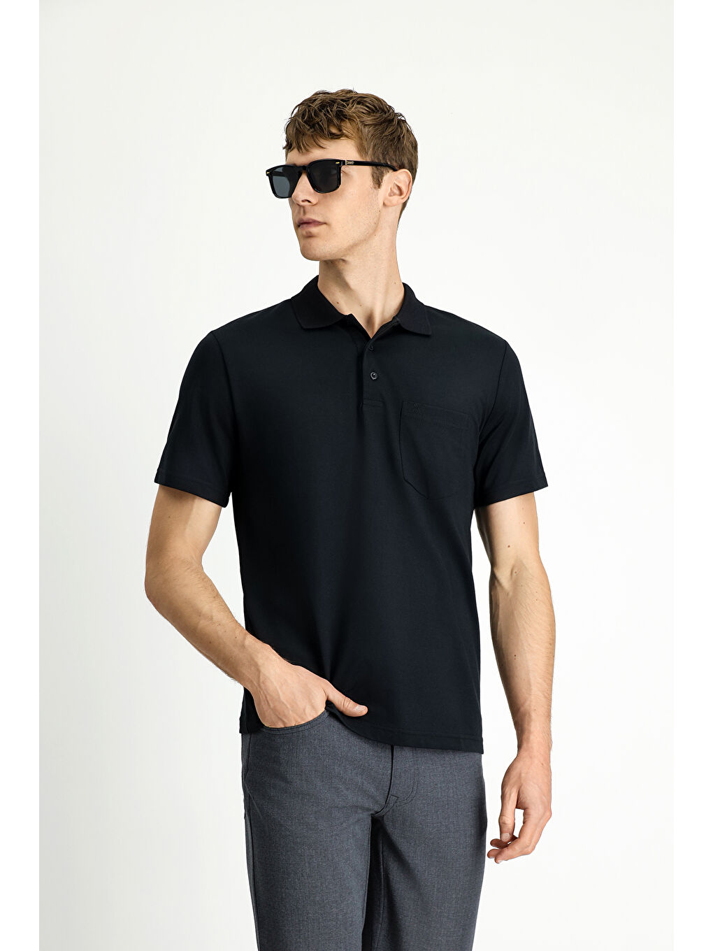 Siyah Regular Fit Pamuklu Nakışlı Cepli Polo Yaka Tişört