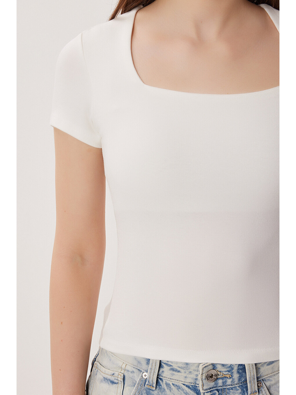 Beyaz Kare Yaka Basic Örme T-shirt Kemik Ldz0060-3