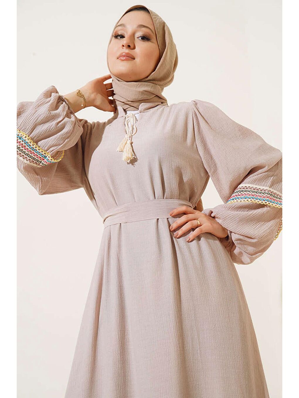 2470 Uzun Tesettür Elbise - Bej-1