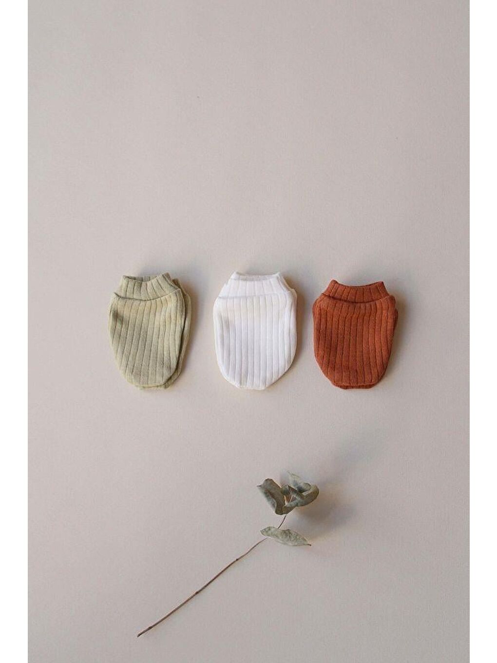 3Lü Beyaz-Yeşil-Çikolata Yenidoğan Eldiven Set-3
