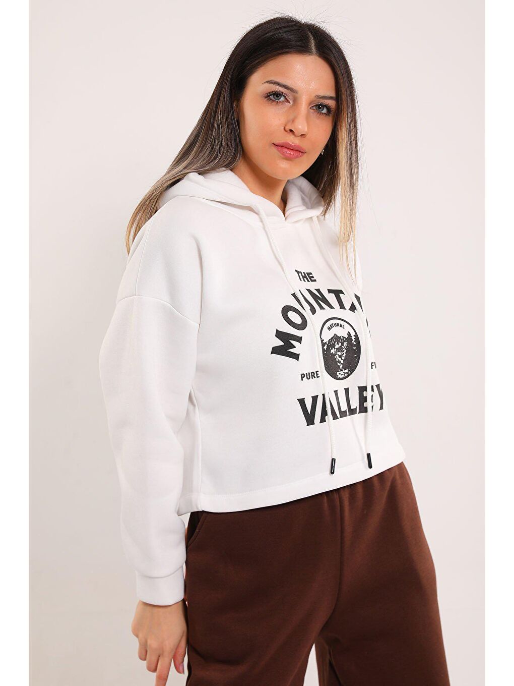 Julude Krem Kadın Kapüşonlu Ön Baskılı Şardonlu Crop Sweatshirt - 2