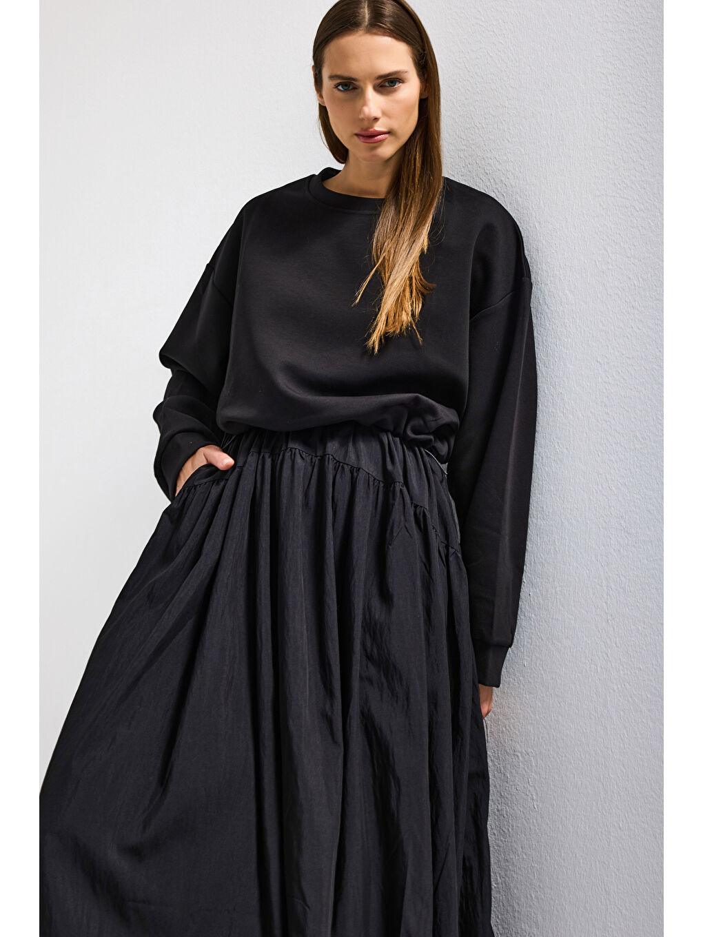 Kadın Siyah w5 Sweatshirt Etek Tek Parça Tasarım Elbise-2