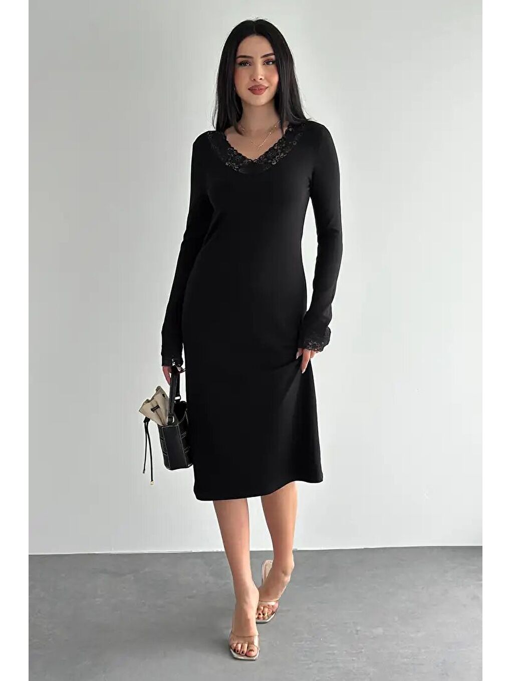 Siyah Kadın Dantel Detaylı V Yaka Elbise – Uzun Kollu Günlük Elbise