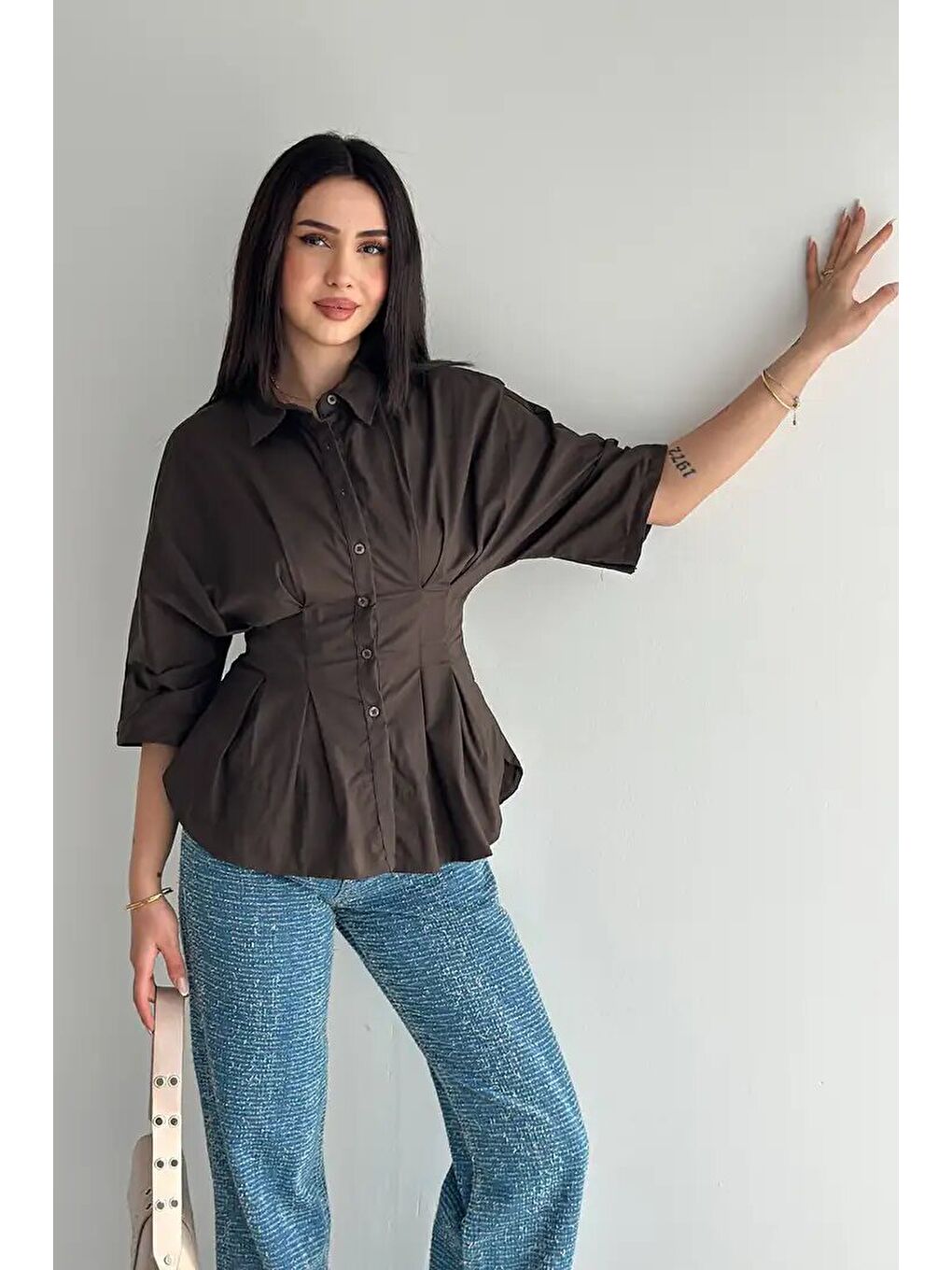 Kadın Bel Formlu Gömlek – Düğmeli Yarım Kol Gömlek Kahverengi-3