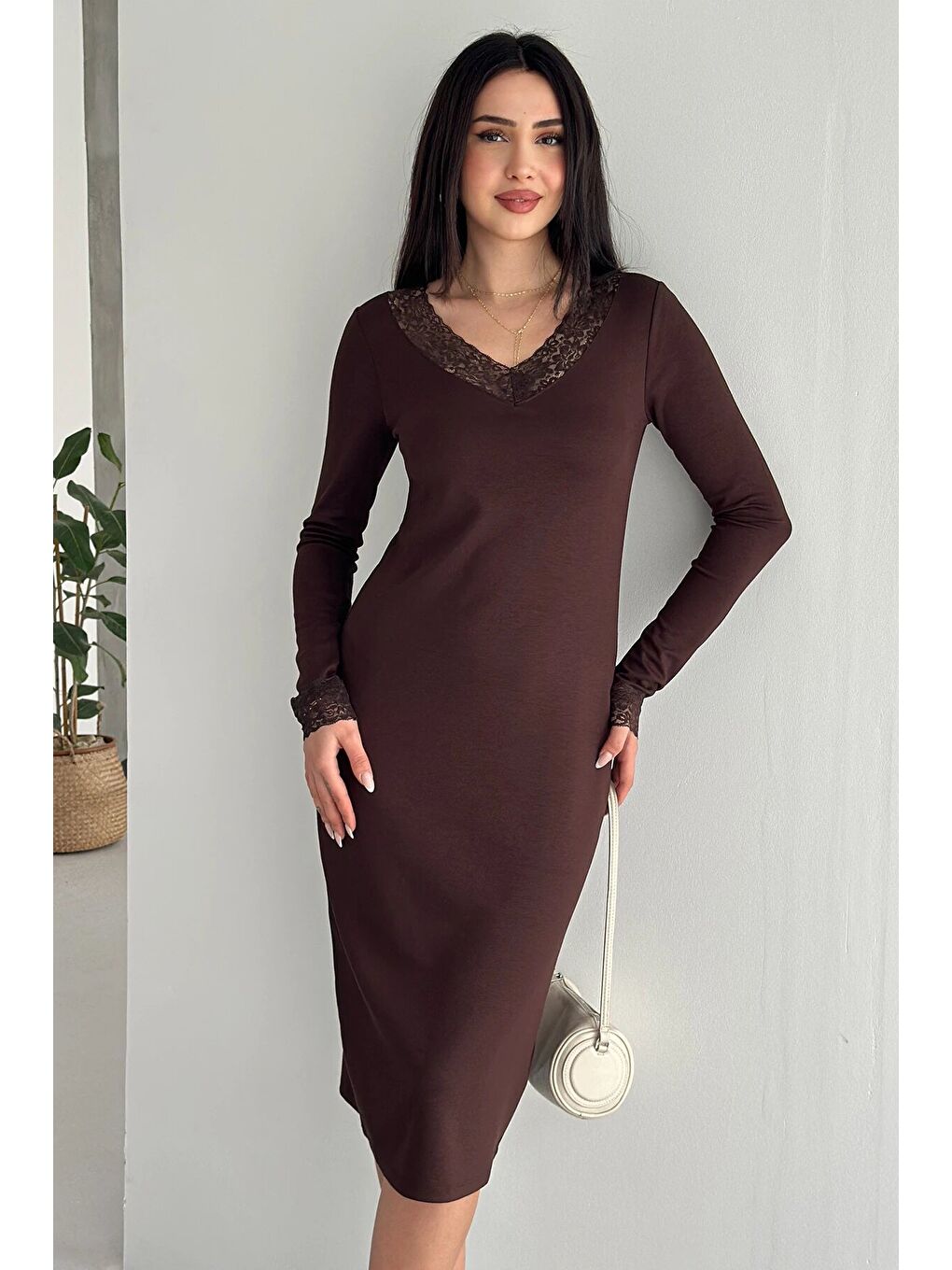 Kahverengi Kadın Dantel Detaylı V Yaka Elbise – Uzun Kollu Günlük Elbise-1