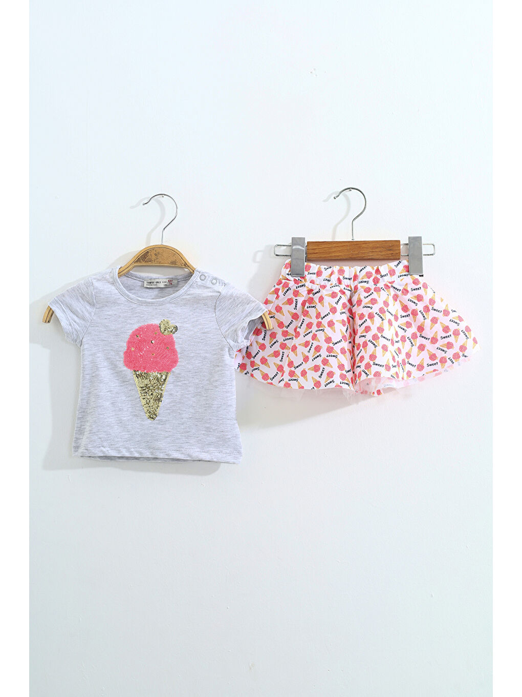 Gri Kız Çocuk Pullu Etekli Takım