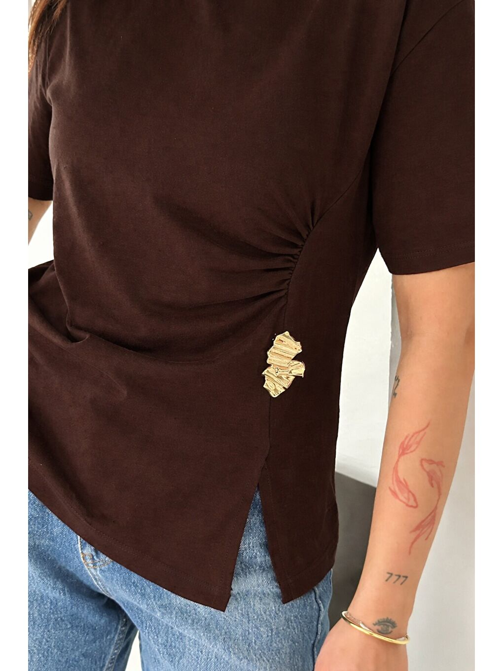 Kahverengi Ön Büzgü Bağcıklı T-Shirt-2