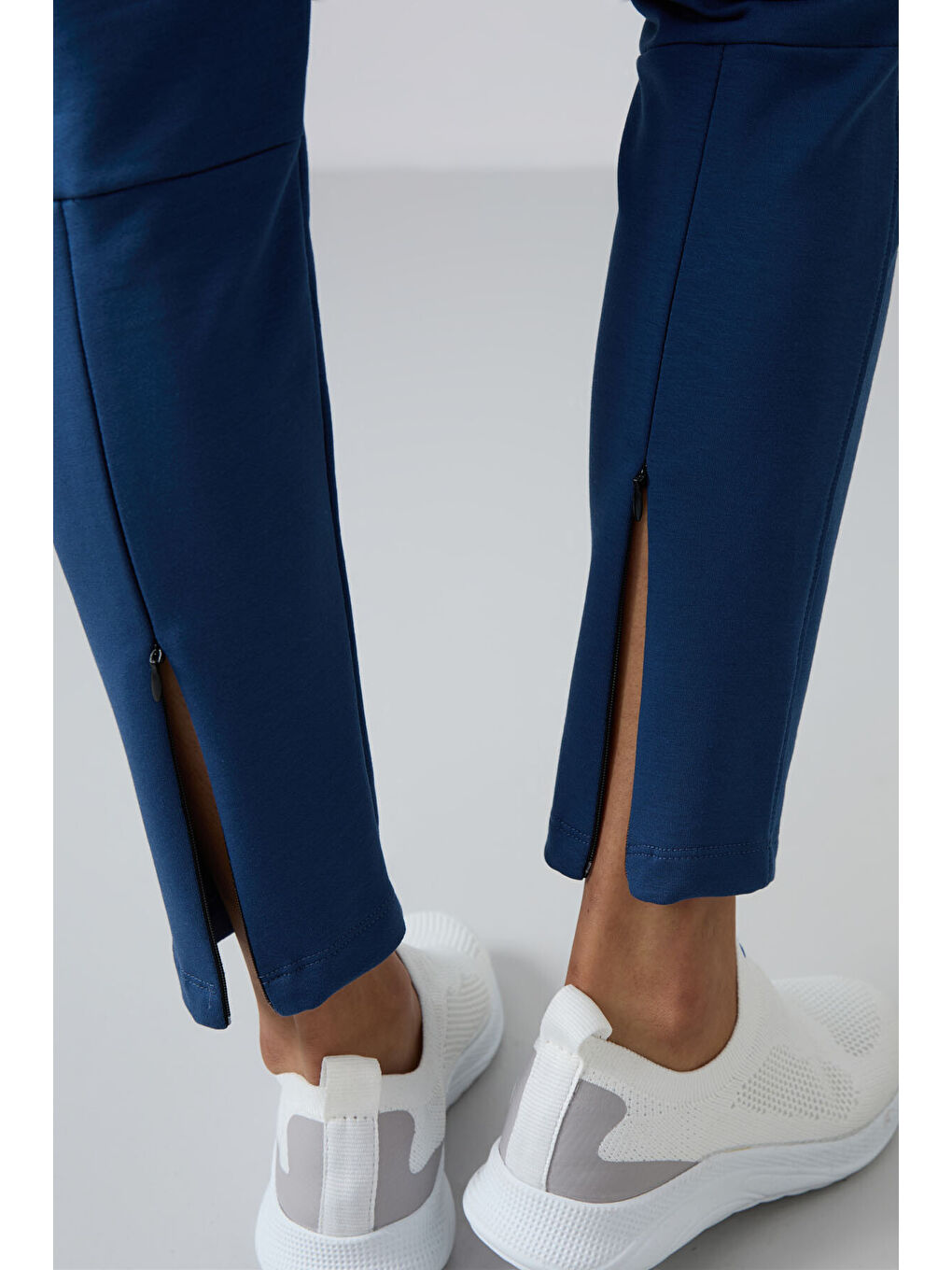 Mavi Parlament Fermuar Paçalı Cepli Rahat Form Kadın Eşofman Alt - 94246-4