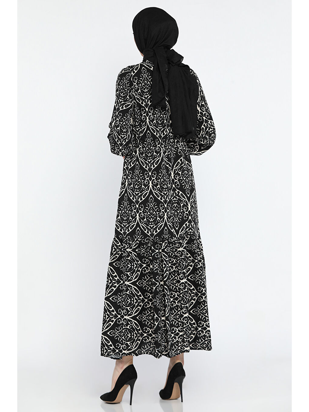 Siyah Desenli Bel Bağlamalı Tesettür Viskon Elbise-4