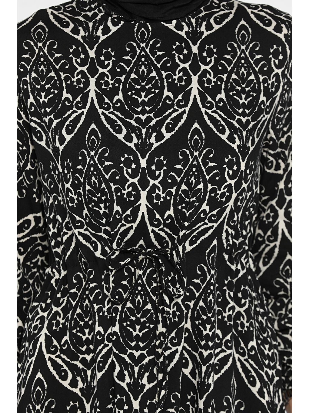 Siyah Desenli Bel Bağlamalı Tesettür Viskon Elbise-6