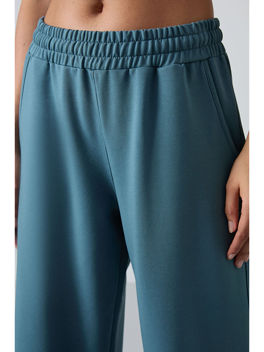 Orman Yeşili Yüksek Bel Cepli Rahat Form Geniş Paça Kadın Eşofman Alt - 94567-5