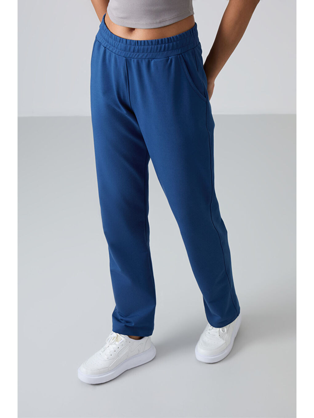 Mavi Parlament Yüksek Bel Cepli Rahat Form Klasik Paça Kadın Eşofman Alt - 94584-1