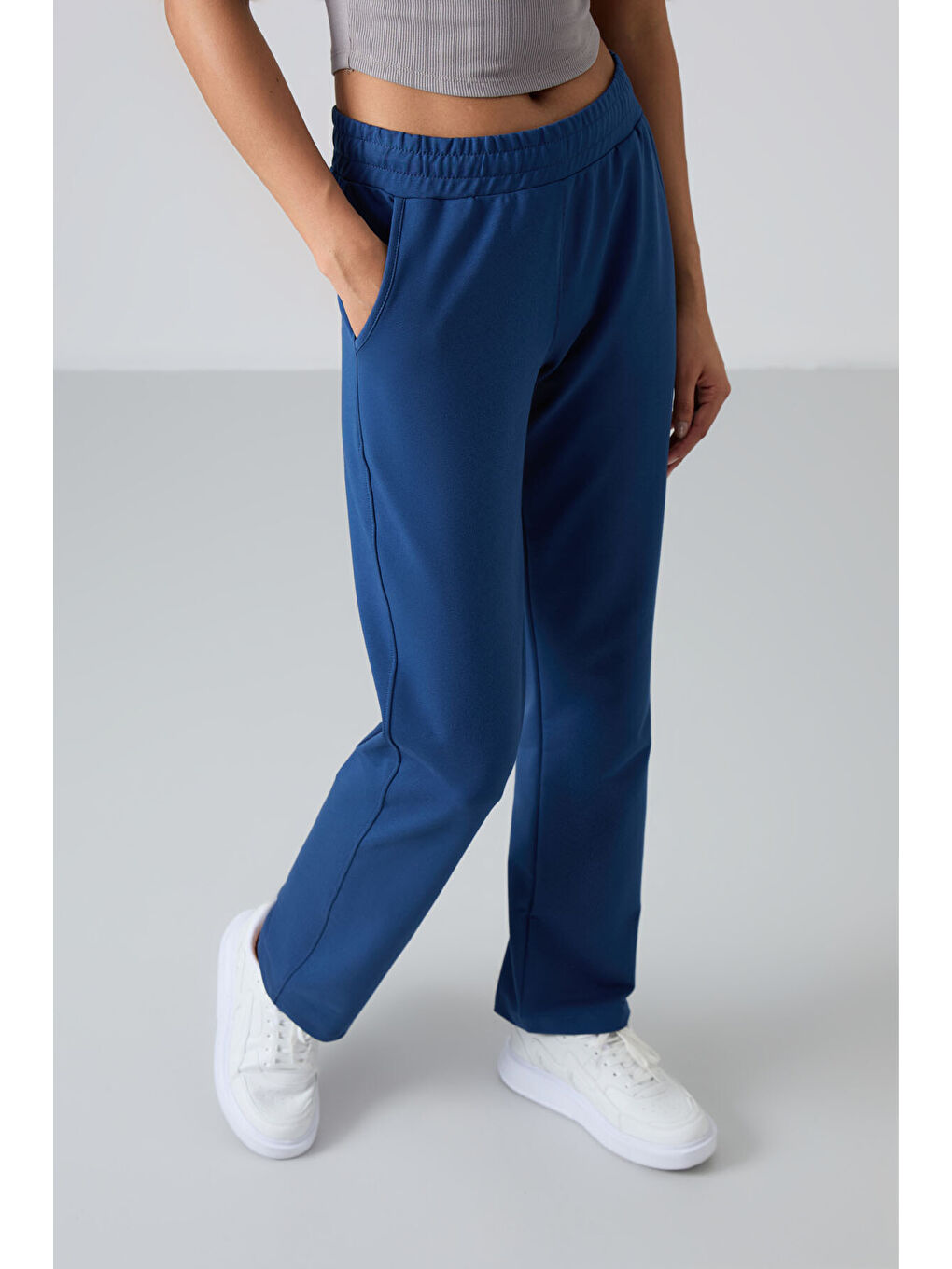 Mavi Parlament Yüksek Bel Cepli Rahat Form Klasik Paça Kadın Eşofman Alt - 94584-7