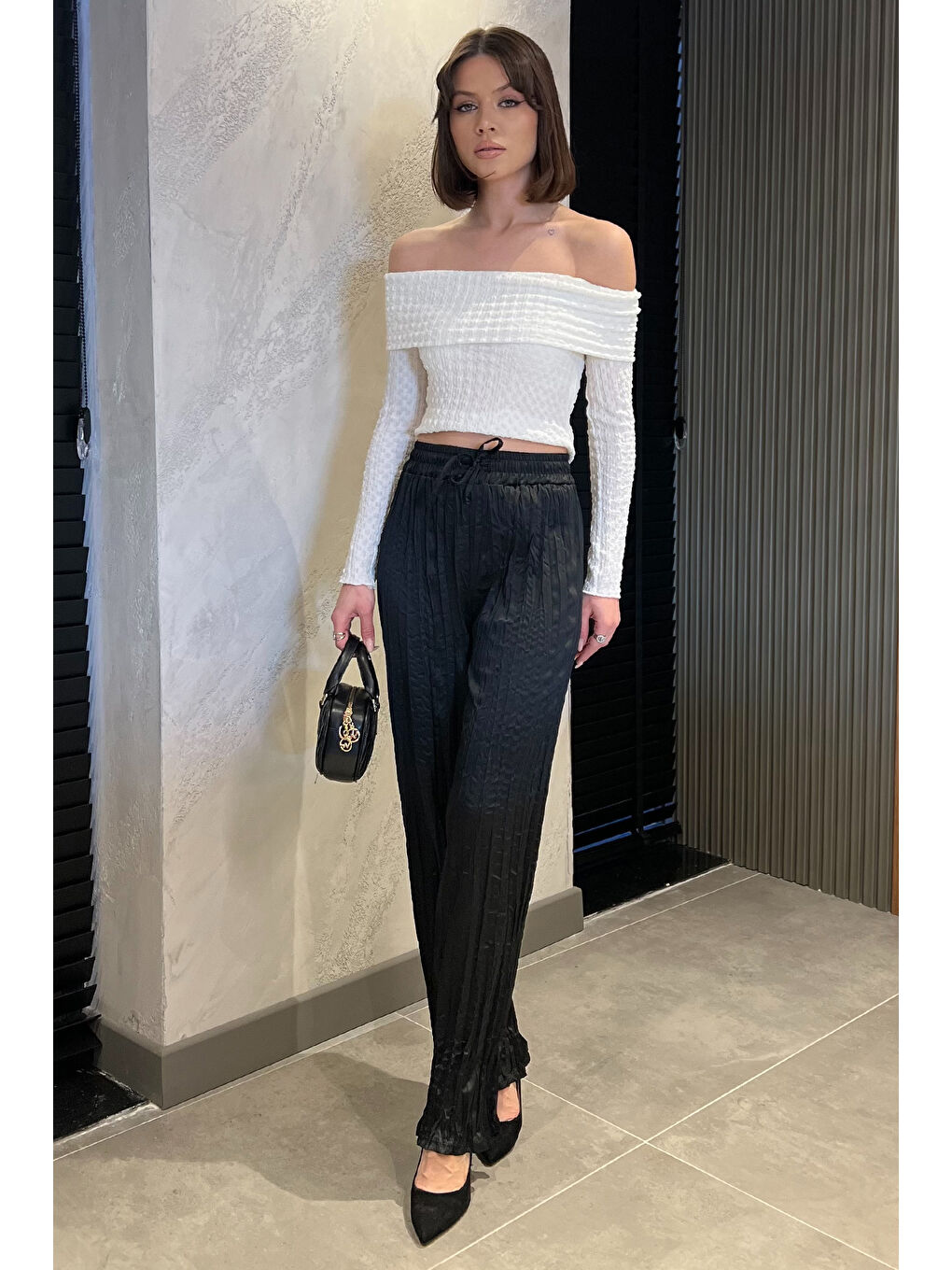 Siyah Kadın Bel Lastikli Yüksek Bel Saten Pileli Pantolon-1