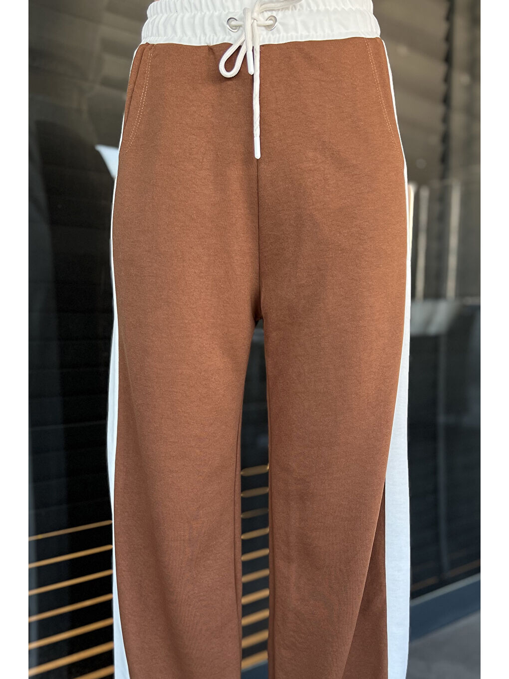 Kahverengi Kadın Bel Lastikli Yüksek Bel Renk Garnili Palazzo Eşofman Altı-3