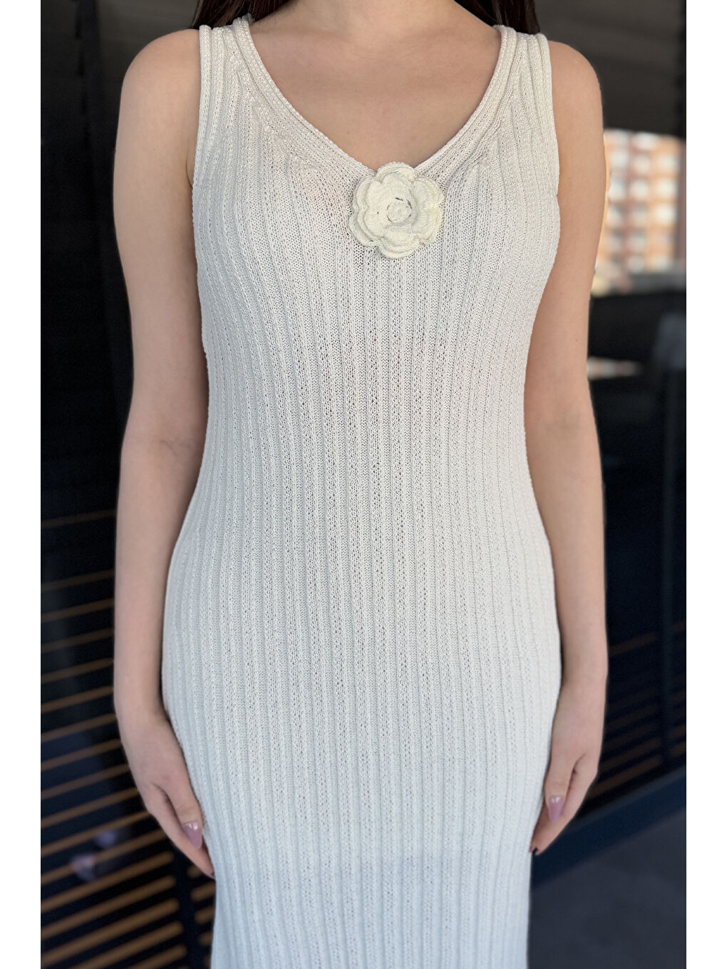 Ekru Gül Detaylı Kadın Örme Triko Elbise ( İçlikle Giyilmesi Önerilir)-3