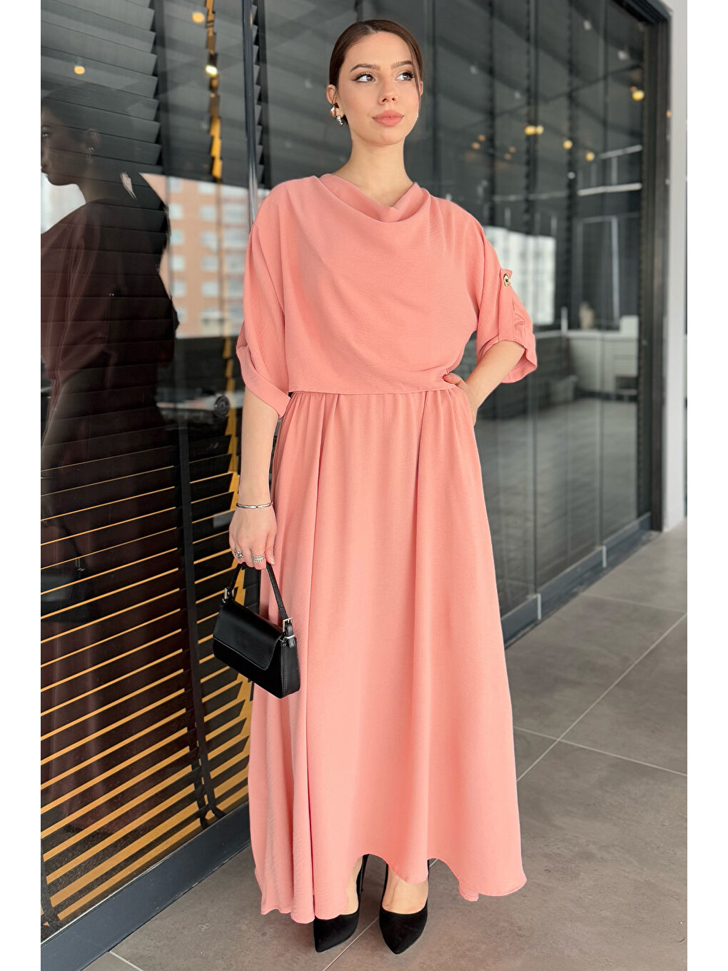 Pembe Degaje Yaka Kol Detaylı Cepli Kadın Bluz Etek İkili Takım