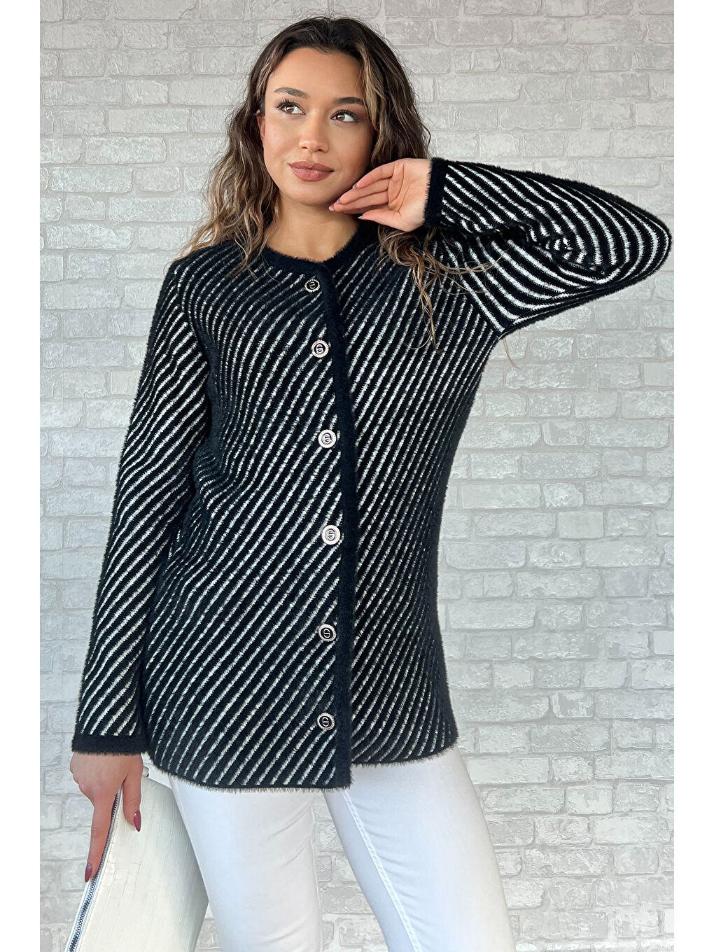 Siyah İplik Sakallı Triko Ceket-1