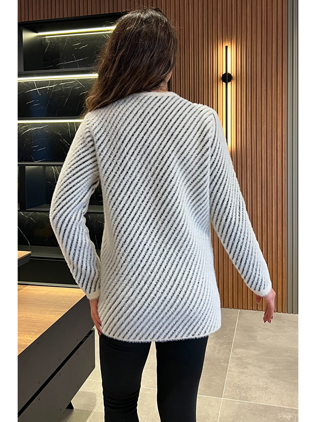 Beyaz İplik Sakallı Triko Ceket-3