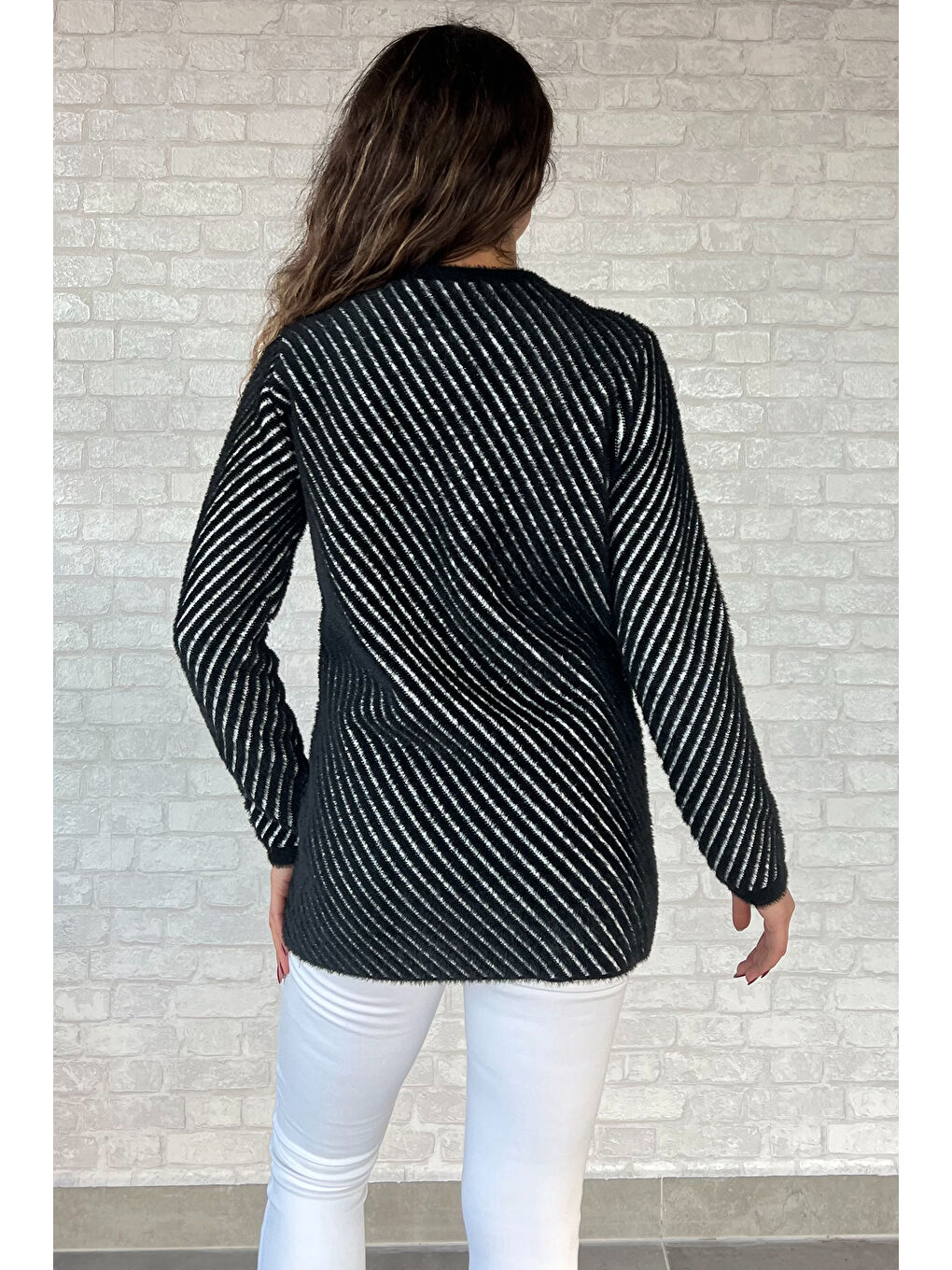 Siyah İplik Sakallı Triko Ceket-3