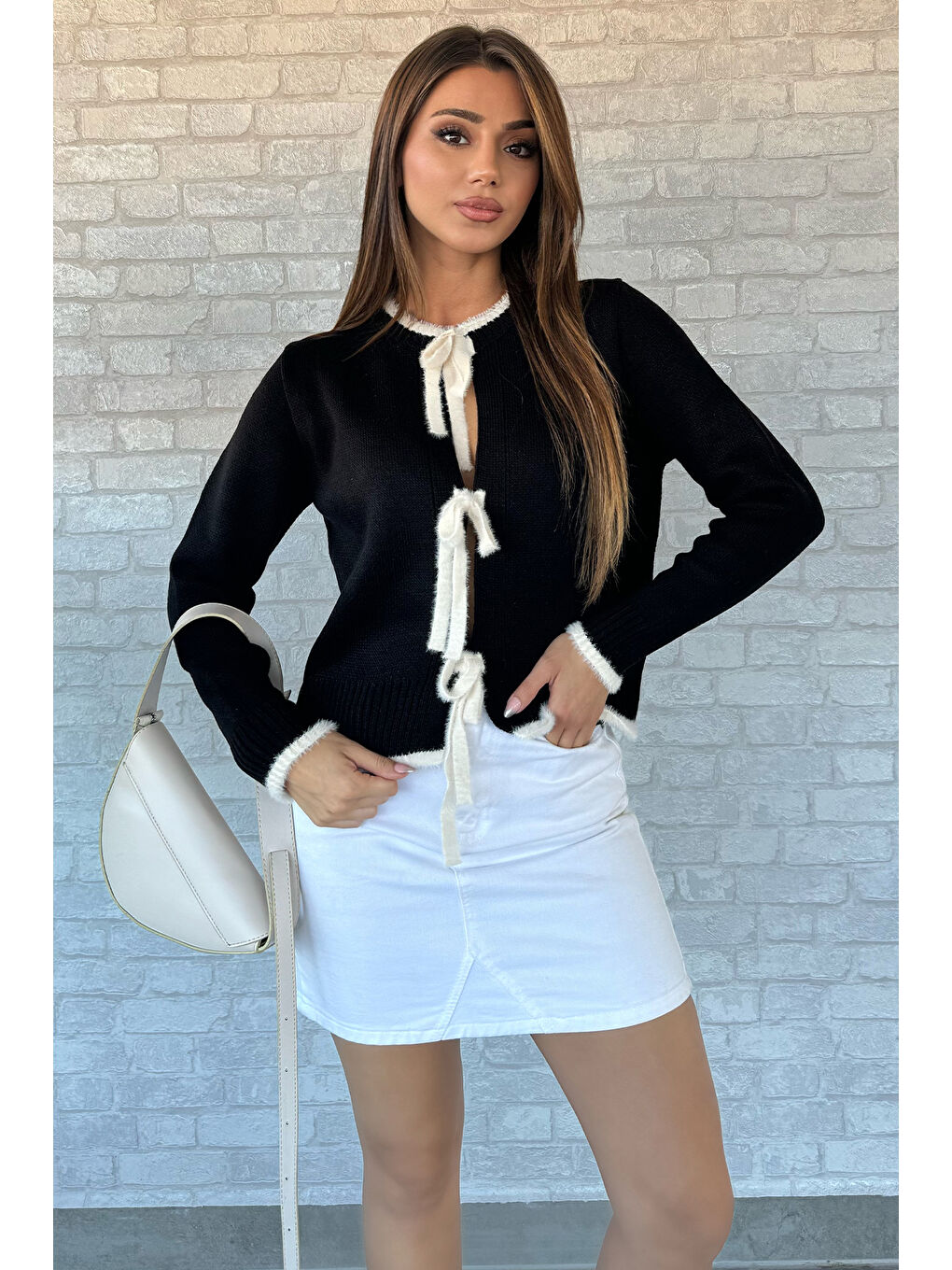 Siyah Ön Bağlamalı Kadın Triko Ceket-1