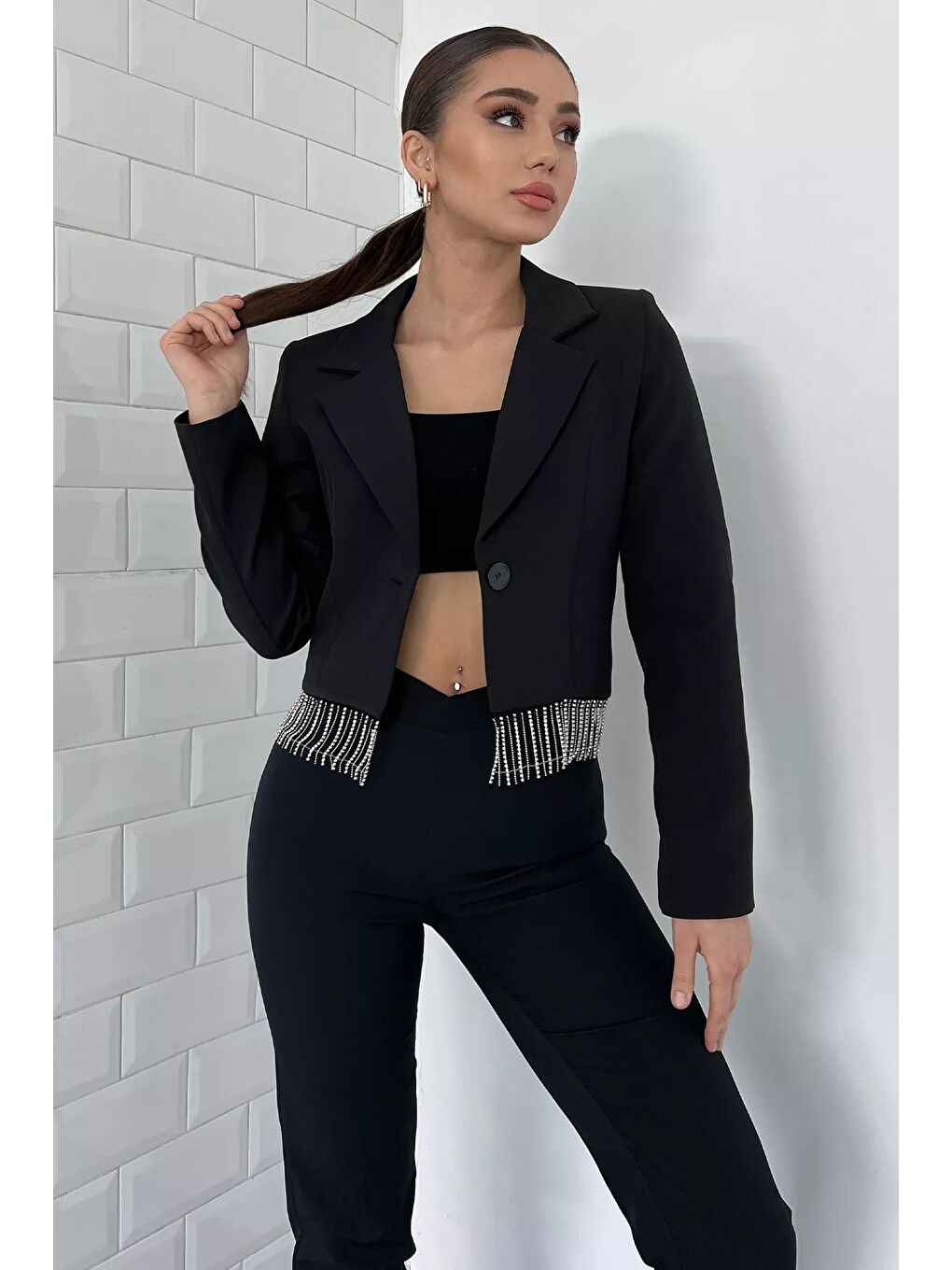 GÜLSELİ Siyah Kadın Sacak Taşlı Crop Blazer Ceket