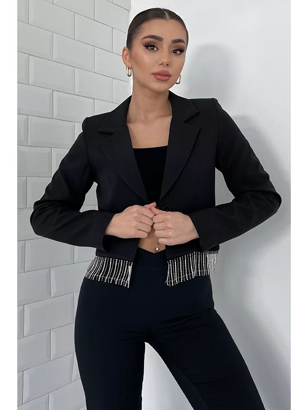 GÜLSELİ Siyah Kadın Sacak Taşlı Crop Blazer Ceket - 1