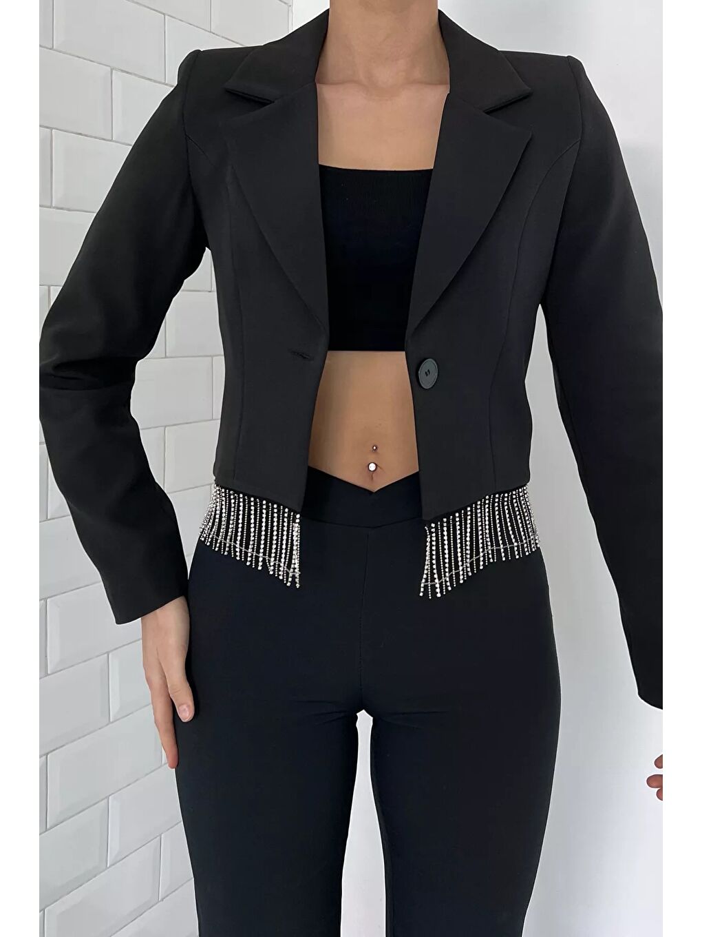 GÜLSELİ Siyah Kadın Sacak Taşlı Crop Blazer Ceket - 2