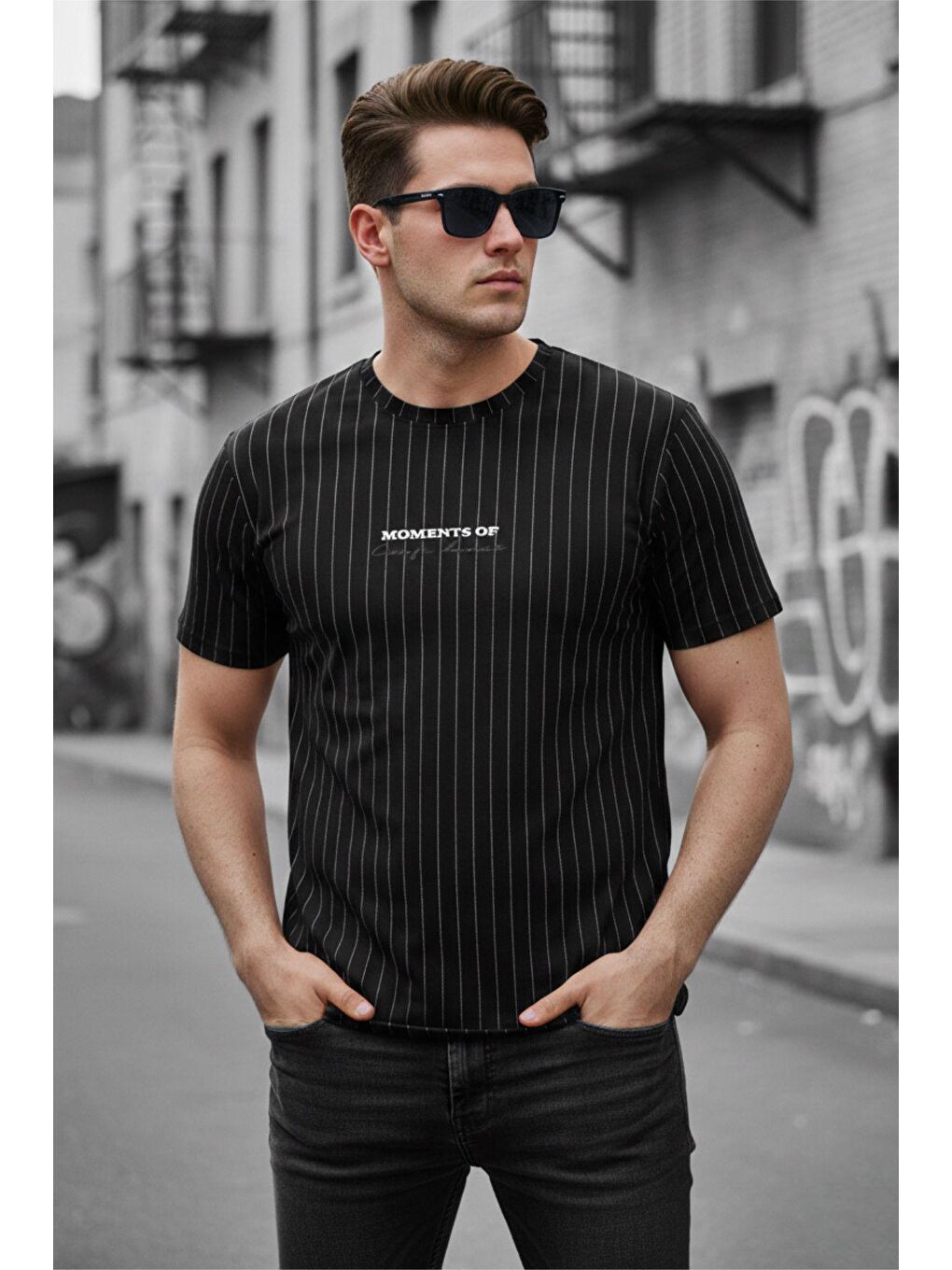 Siyah Moments Of Baskılı İnce Çizgili Premium Jakarlı Slim Fit Elastanlı Erkek T-Shirt