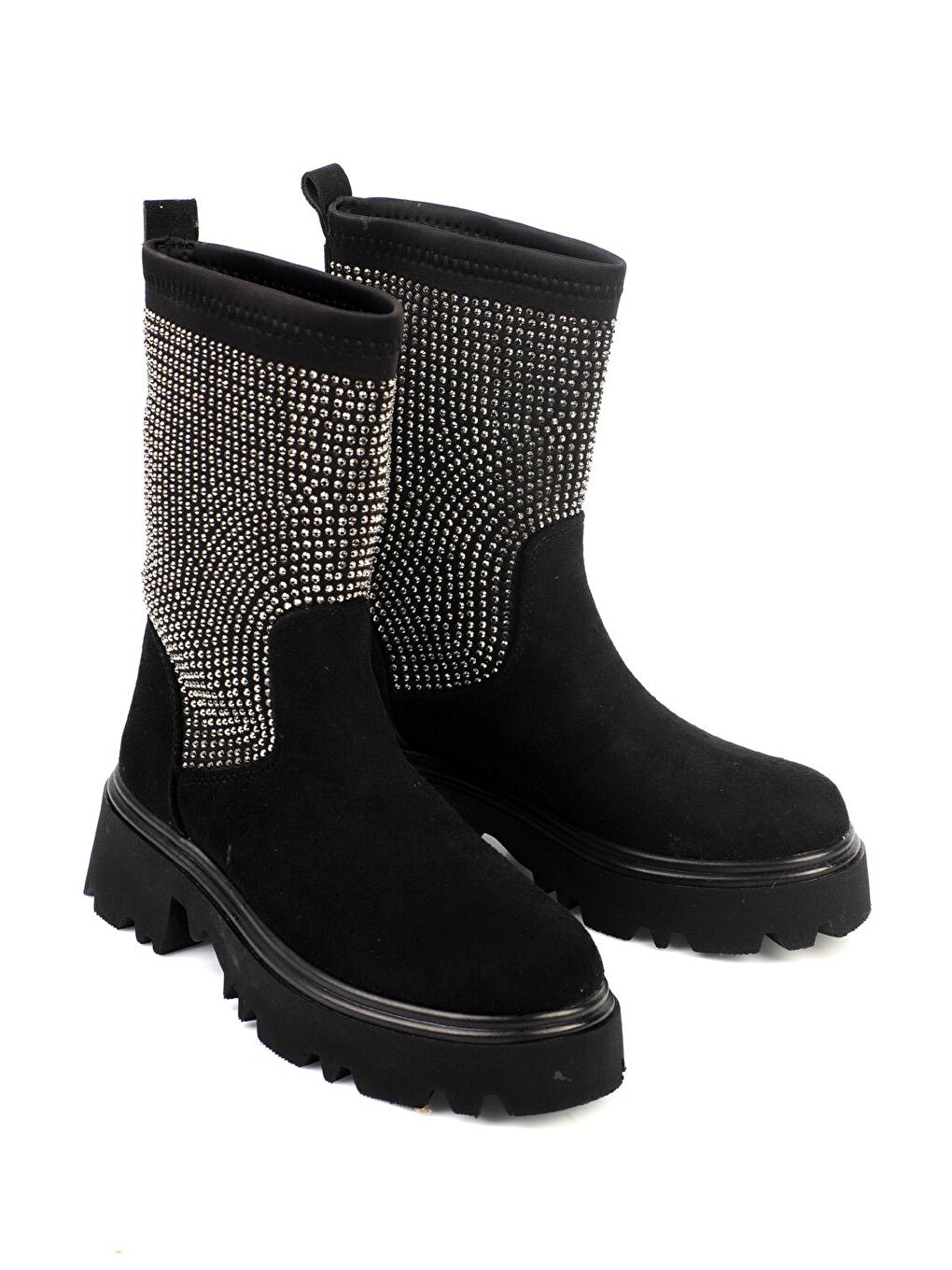Siyah Yuvarlak Burunlu Taşlı Trak Taban Kadın Bot-1
